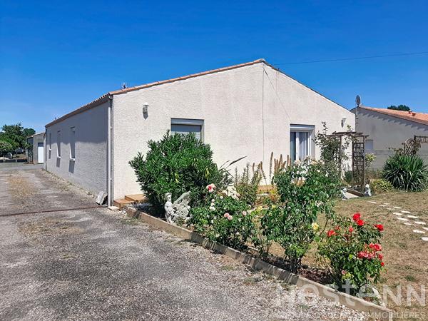 A vendre au Gua, Maison  de plain-pied, 3 chambres, 132m², 2 garages