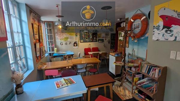 Vente                                                      Immeuble
                        
                     3 pièces                      72 m2                     à Josselin