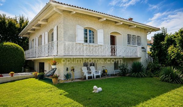 Une propriété familiale aux prestations recherchées, entre confort et art de vivre