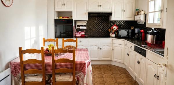 Une propriété familiale aux prestations recherchées, entre confort et art de vivre