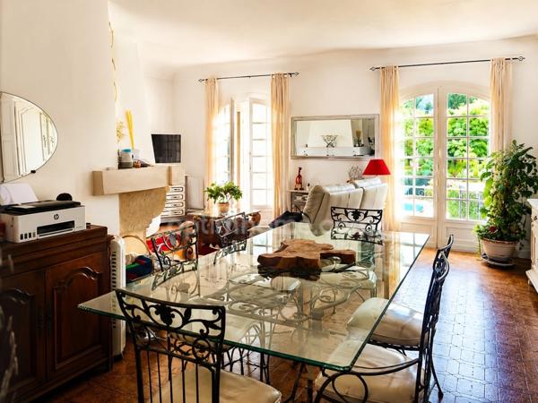 Une propriété familiale aux prestations recherchées, entre confort et art de vivre