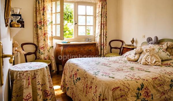 Une propriété familiale aux prestations recherchées, entre confort et art de vivre