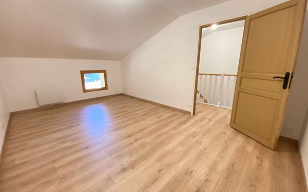 Maison à vendre    6 pièces •  Villemade