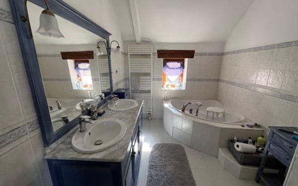 Maison à vendre    4 pièces •  Saint-Aignan