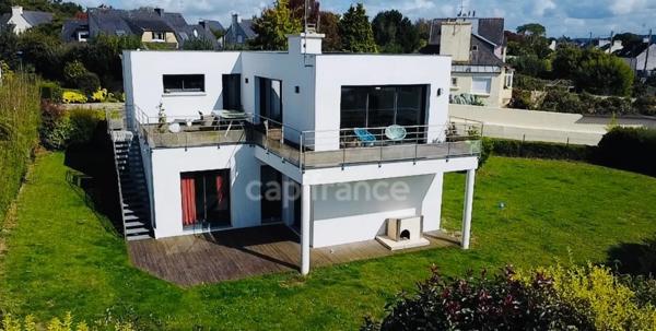 LE RELECQ- KERHUON - MAISON MODERNE AVEC VUE MER