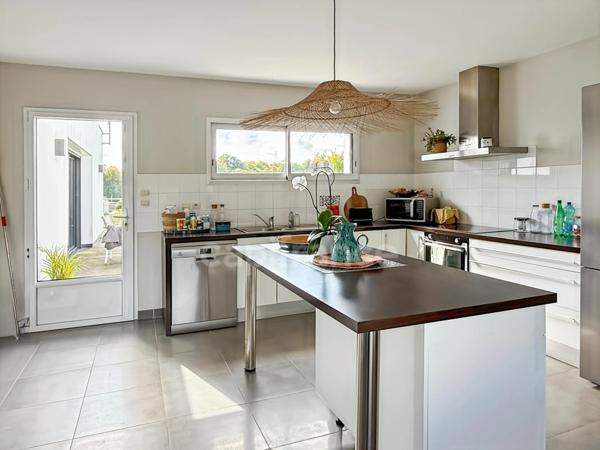 LE RELECQ- KERHUON - MAISON MODERNE AVEC VUE MER