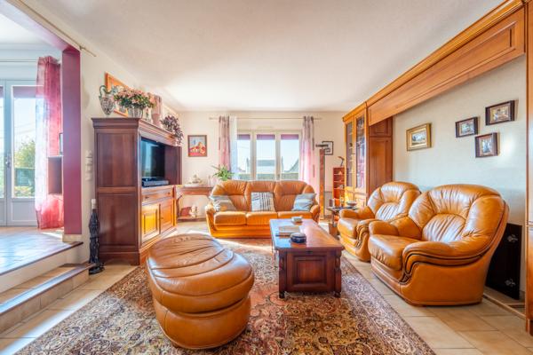 Mettray (37390) Belle maison familiale T6 avec dépendance – Mettray (Bourg)