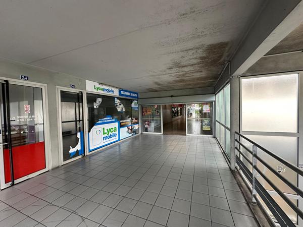 Local commercial  1 pièce(s) 53,4 m2