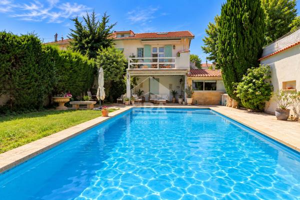 MAISON AVEC PISCINE ET JARDIN -186 M² HABITABLES - TERRASSE  - GARAGE - PARKING - SECTEUR LA POMME / SAINT-PIERRE