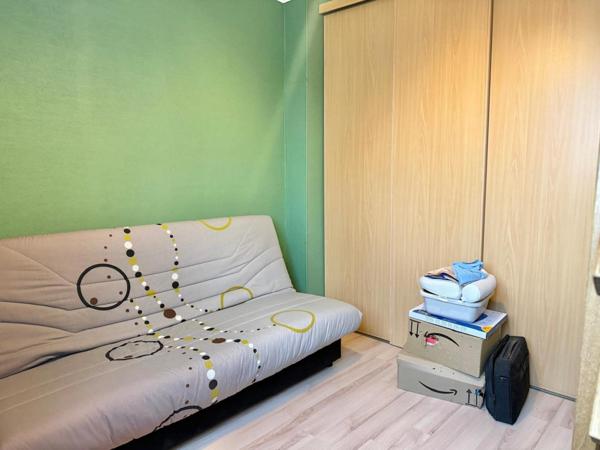 Maison en bon état proche centre ville, séjour double 3 chbs vaste véranda