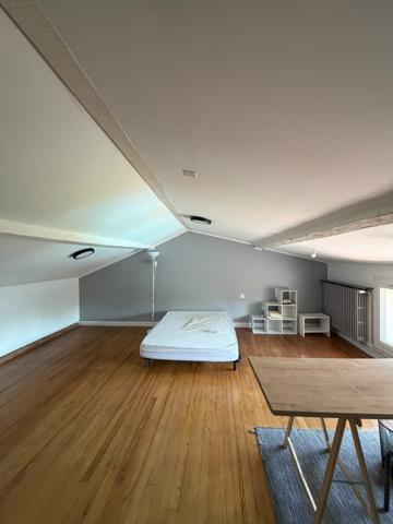 GRAND ESPACE CHAMBRE AVEC SA SALLE DE BAINS INDEPENDANTE A LOUER DANS MAISON EN COLOCATION
