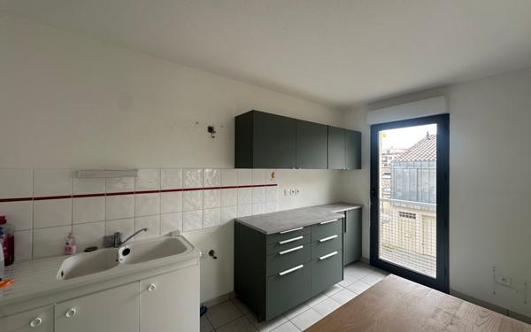 Appartement à louer    3 pièces • 70 m2 Bordeaux