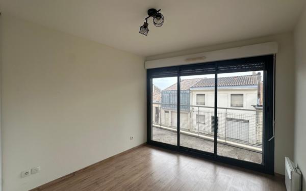 Appartement à louer    3 pièces • 70 m2 Bordeaux