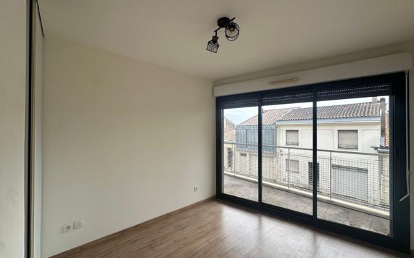 Appartement à louer    3 pièces • 70 m2 Bordeaux