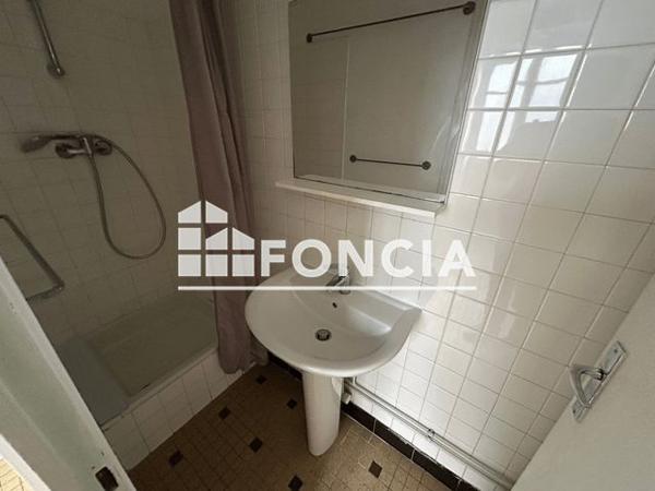 Location Studio 29.47 m² - 57 RUE ANTOINE CHARIAL Lyon 69003