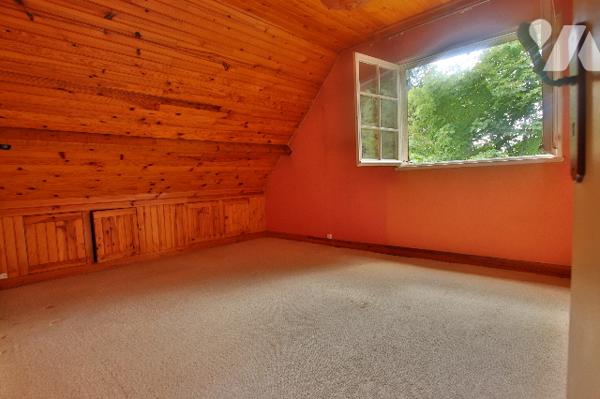 A vendre à Montereau, maison de 144m² environ - 8 pièces dont 5 chambres – sous-sol – Parcelle 980m²