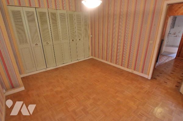 A vendre à Montereau, maison de 144m² environ - 8 pièces dont 5 chambres – sous-sol – Parcelle 980m²