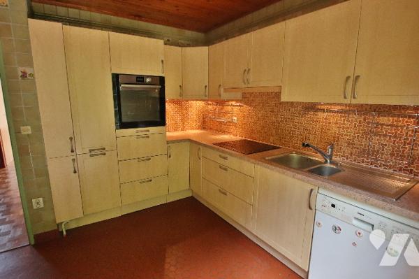 A vendre à Montereau, maison de 144m² environ - 8 pièces dont 5 chambres – sous-sol – Parcelle 980m²