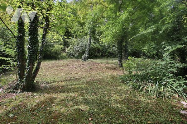 A vendre à Montereau, maison de 144m² environ - 8 pièces dont 5 chambres – sous-sol – Parcelle 980m²