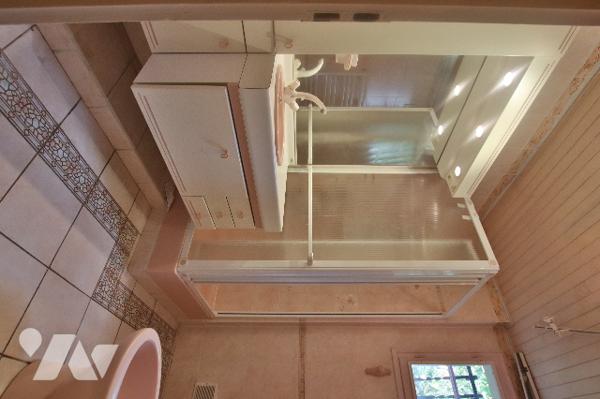 A vendre à Montereau, maison de 144m² environ - 8 pièces dont 5 chambres – sous-sol – Parcelle 980m²