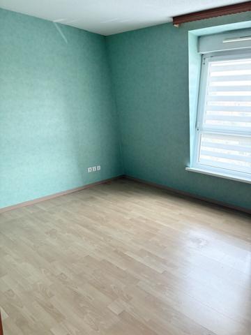 Benfeld 3 pièces 73 m² dernier étage, balcon, garage, cave, parking