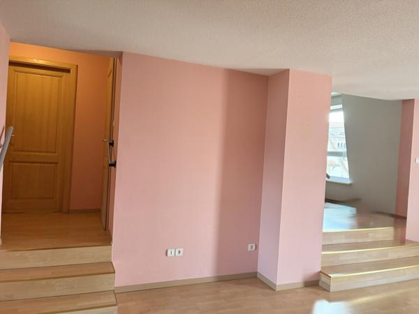 Benfeld 3 pièces 73 m² dernier étage, balcon, garage, cave, parking