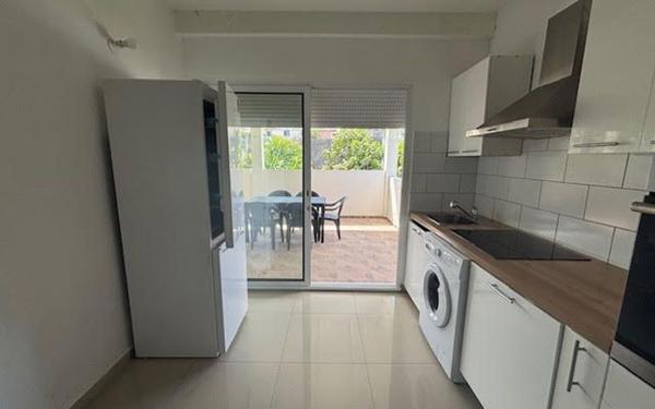 Appartement à louer    4 pièces •  Le Moule