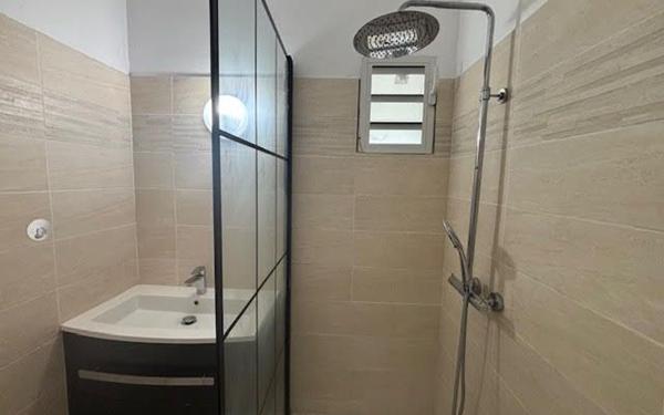 Appartement à louer    4 pièces •  Le Moule