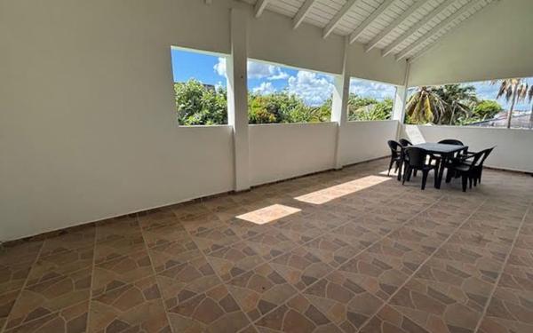 Appartement à louer    4 pièces •  Le Moule