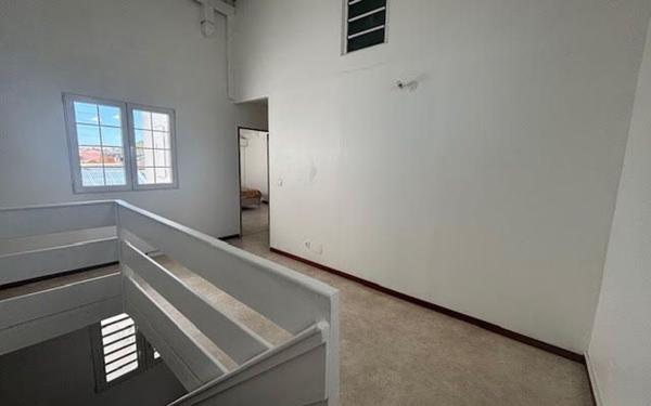 Appartement à louer    4 pièces •  Le Moule