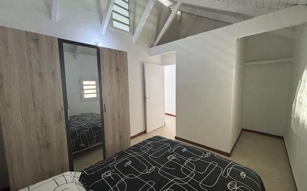 Appartement à louer    4 pièces •  Le Moule