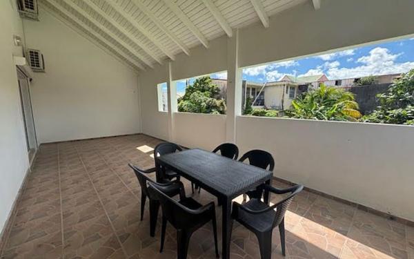 Appartement à louer    4 pièces •  Le Moule