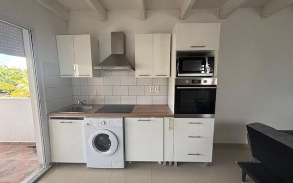 Appartement à louer    4 pièces •  Le Moule