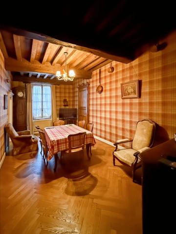 Propriete en pierres de 252 m2, avec dépendances, à COUCHES avec 1186 m2 de terrain.