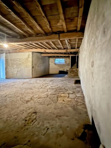 Propriete en pierres de 252 m2, avec dépendances, à COUCHES avec 1186 m2 de terrain.