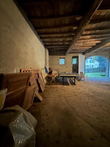 Propriete en pierres de 252 m2, avec dépendances, à COUCHES avec 1186 m2 de terrain.