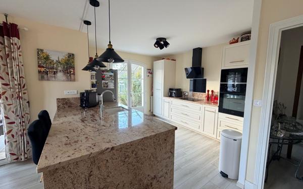 Maison à vendre    6 pièces •  Meursac