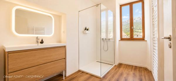 Appartement de caractère entièrement rénové – 99,76 m² – Hyper centre de Chorges