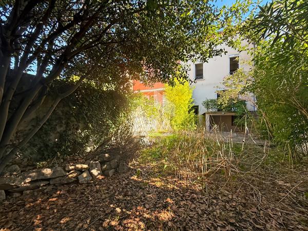 Maison de caractère ? 132 m² ? 3 chambres ? Garage et cave ? Saint-Cannat centre