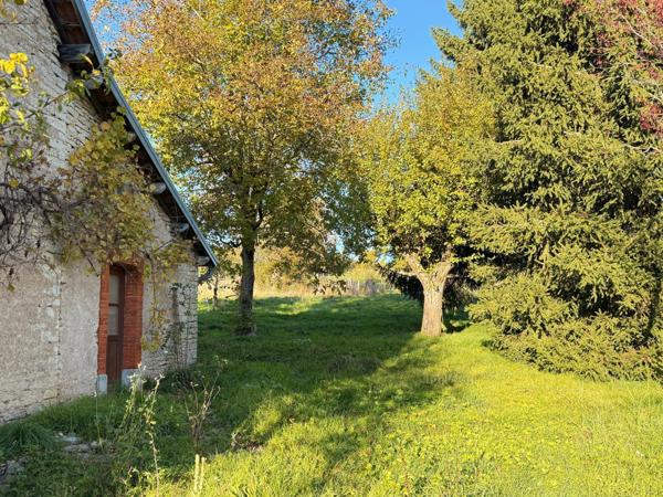 Maison de 1841, 3 ch, bureau, terrain de 16 ares.
