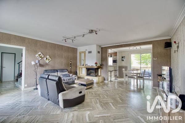Maison à vendre 8 pièces 240 m² La Chapelle-en-Serval