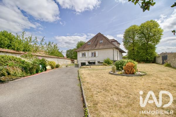 Maison à vendre 8 pièces 240 m² La Chapelle-en-Serval