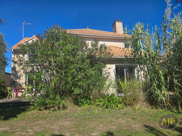Vente maison Saint Marc Sur Mer : 748 800 € - AJP Immobilier Saint-Marc-sur-Mer