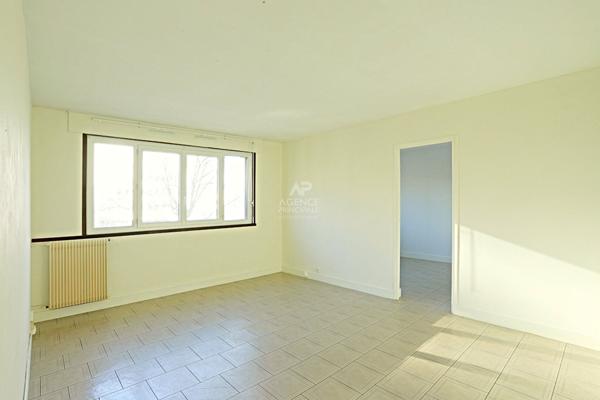 Appartement Nanterre 2 pièce(s) 39 m2 €245 000 ** - Référence 15125