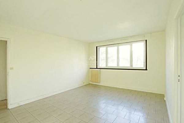 Appartement Nanterre 2 pièce(s) 39 m2 €245 000 ** - Référence 15125