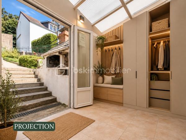 Et si votre prochaine maison avait bien plus à offrir qu’une simple surface habitable ?
Nichée sur les hauteurs des Rouges-Terres, proche Montagne du Roule, cette maison atypique d’environ 63 m² habitables, complétée par une véranda de 15 m² avec salle d’eau, est implantée sur une belle parcelle d’environ 446 m².

Dès l’entrée, vous découvrirez une véranda, une salle d’eau, une cuisine aménagée et équipée, un salon, un WC indépendant ainsi qu’une première chambre bénéficiant d’un accès direct à une terrasse exposée Sud-Ouest d’environ 15 m².
À l’étage, un palier dessert deux chambres mansardées, apportant un espace nuit supplémentaire et beaucoup de charme à l’ensemble.

UN EXTÉRIEUR QUI FAIT LA DIFFÉRENCE

La maison dispose de deux terrasses, d’un jardin clos et arboré avec deux accès, de plusieurs arbres fruitiers et d’un barbecue traditionnel, parfait pour profiter des beaux jours.
Mais son véritable atout réside dans ses nombreuses dépendances !
Vous bénéficiez d’environ 88 m² d’annexes, comprenant deux garages, trois dépendances alimentées en eau et en électricité, trois appentis ainsi que des espaces pouvant servir de buanderie ou de stockage.
Un volume particulièrement intéressant pour stationner plusieurs véhicules, bricoler, créer un atelier, stocker du matériel ou imaginer de nouveaux projets.

UN BIEN À FAIRE ÉVOLUER SELON VOS ENVIES

Des travaux sont à prévoir, mais cette maison offre une base intéressante et de nombreuses possibilités d’aménagement pour révéler tout son potentiel.
Côté équipements : huisseries PVC double vitrage, volets roulants électriques au rez-de-chaussée, toiture en tuiles et chauffage fioul, cheminée avec insert et électrique.
Une maison singulière, un jardin agréable et surtout près de 88 m² d’annexes : un bien qui mérite d’être découvert pour apprécier pleinement ses possibilités.
Taxe Foncière : 614€ /an