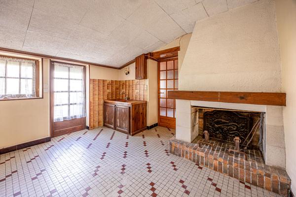 Maison en pierre avec dépendances