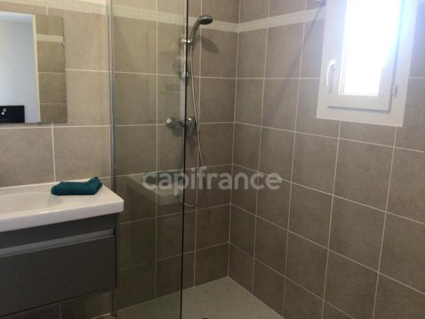 À vendre – Superbe appartement T2 de 60 m² dans résidence sécurisée à proximité du village de Roussillon