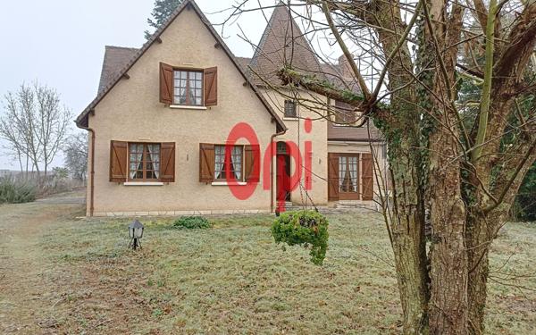 Maison à vendre    5 pièces •  Lavardin