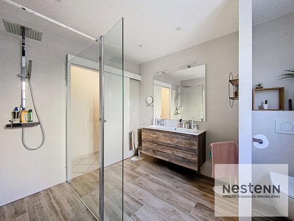 A vendre maison 5 pièces de plain pied de 123 m² avec garage et piscine sur terrain de 560 m² à Castelnau Le Lez